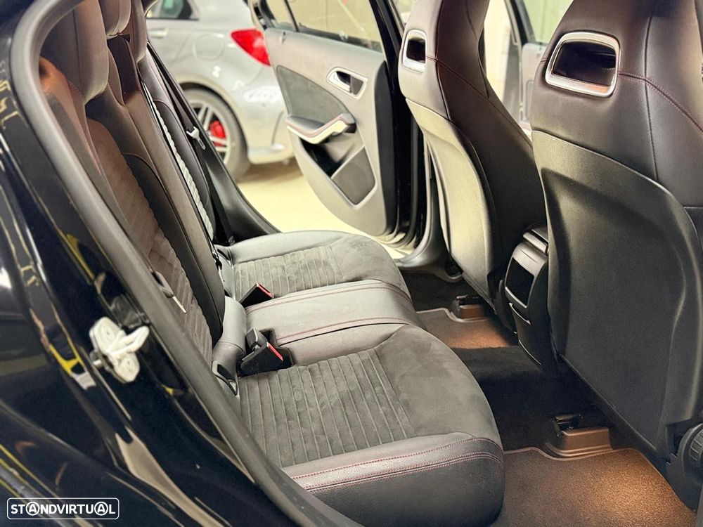 Mercedes-Benz A 180 AMG Line - 14