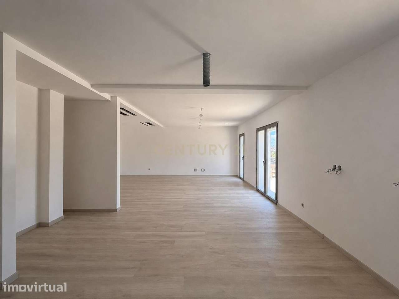 Moradia T3 em Parceiros – Conforto, Elegância e uma Localização Privil - Grande imagem: 4/33