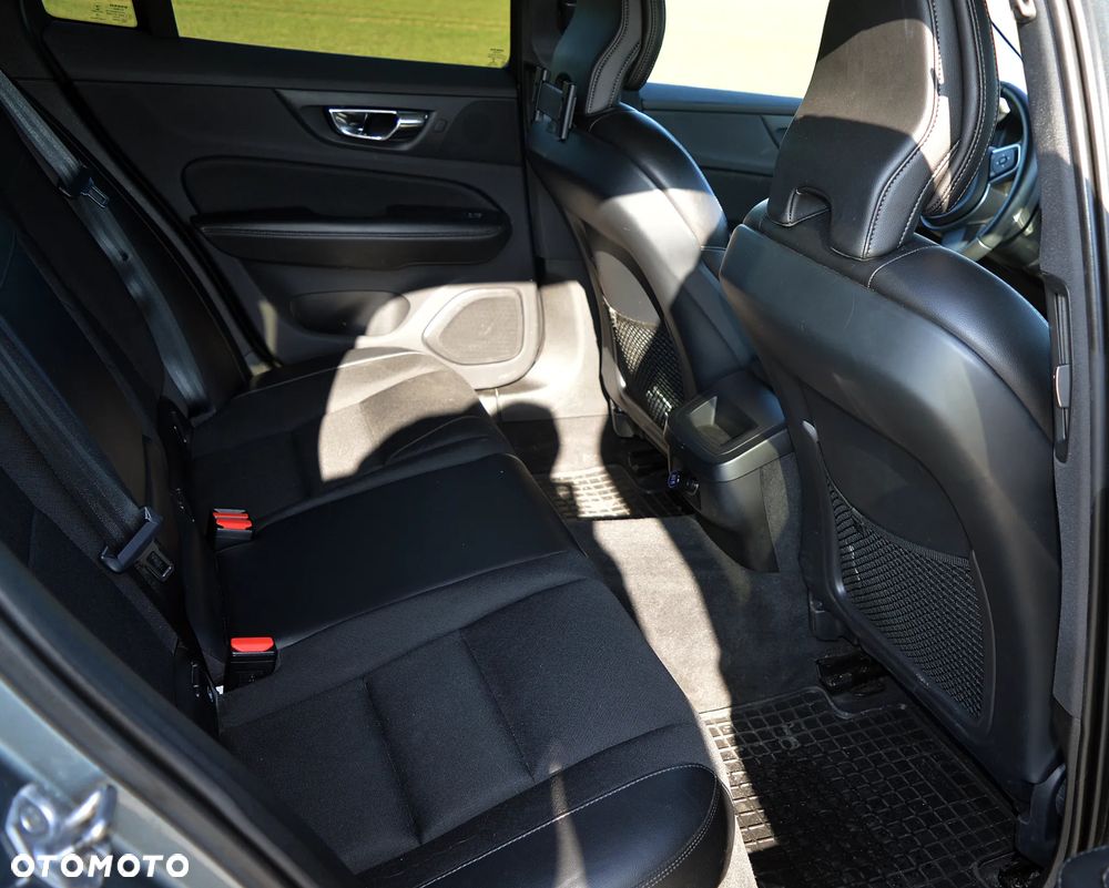 Volvo V60 D3 Momentum Pro - 13
