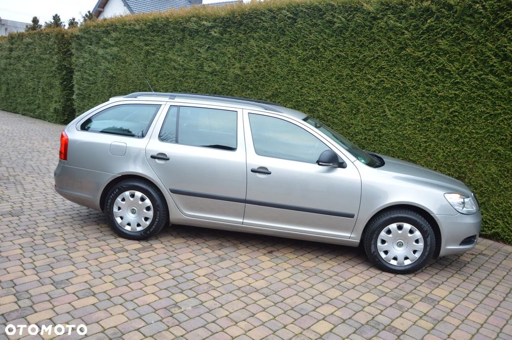 Skoda Octavia 1.6 Ambiente - 5