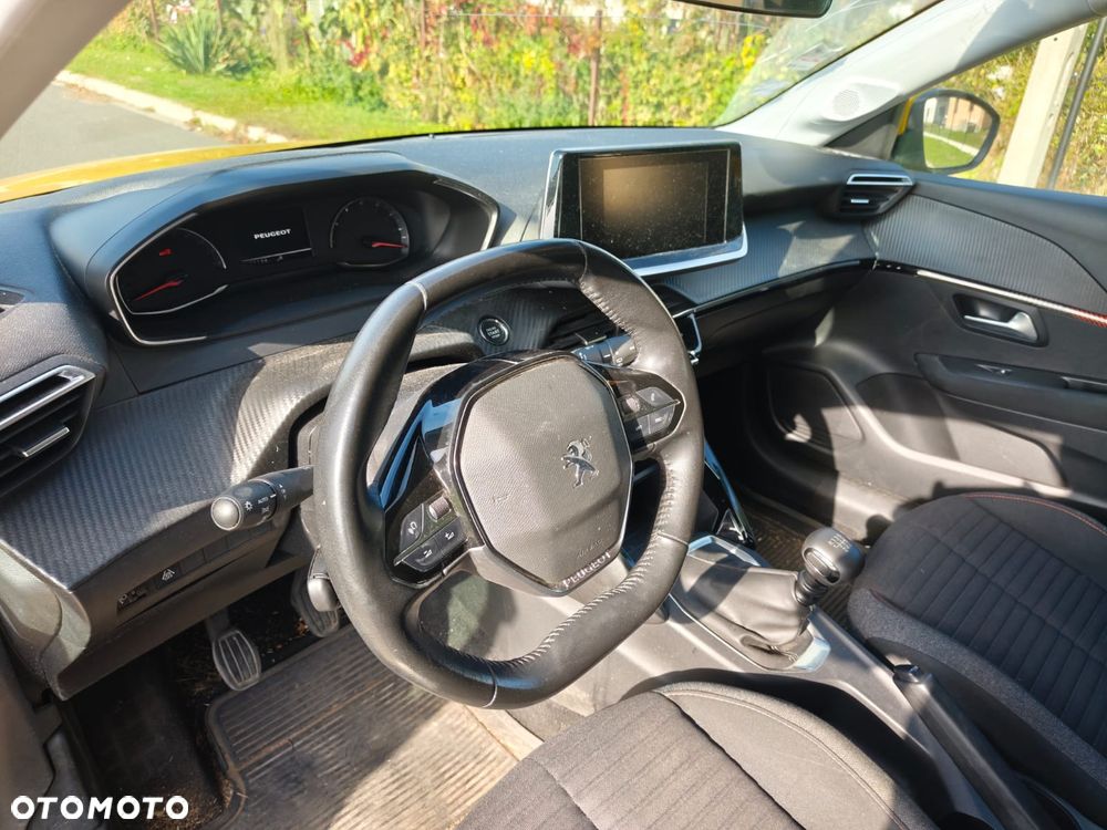 Peugeot 208 - 9