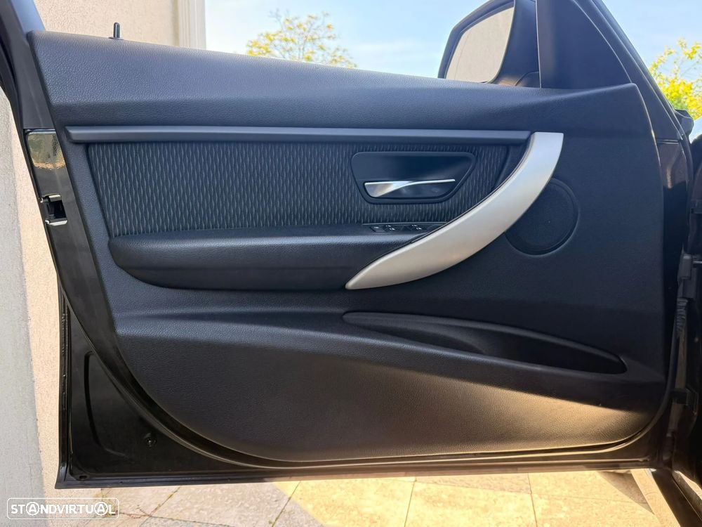 BMW 320 d Auto Exclusive - 15