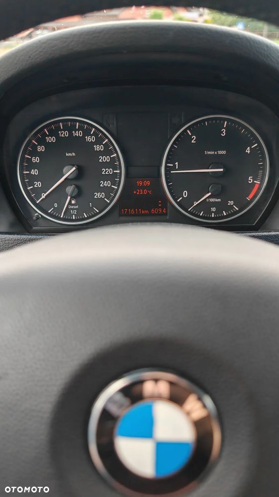 BMW X1 sDrive18d - 14