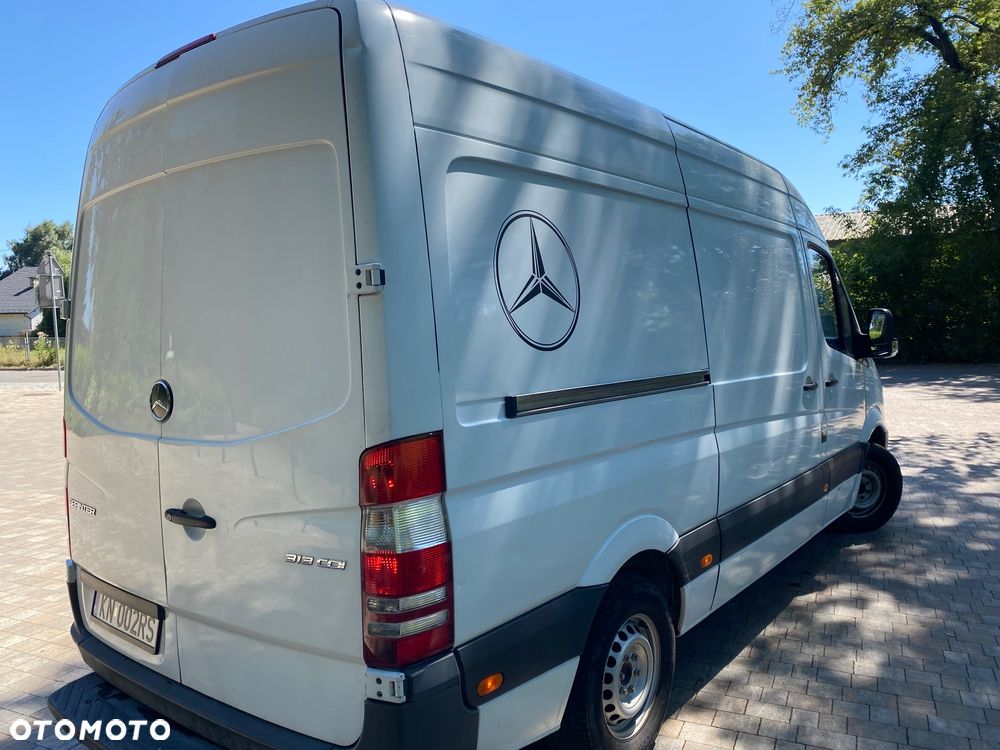 Mercedes-Benz Sprinter - 2