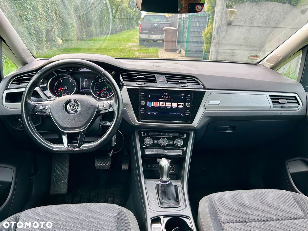 Volkswagen Touran - 13