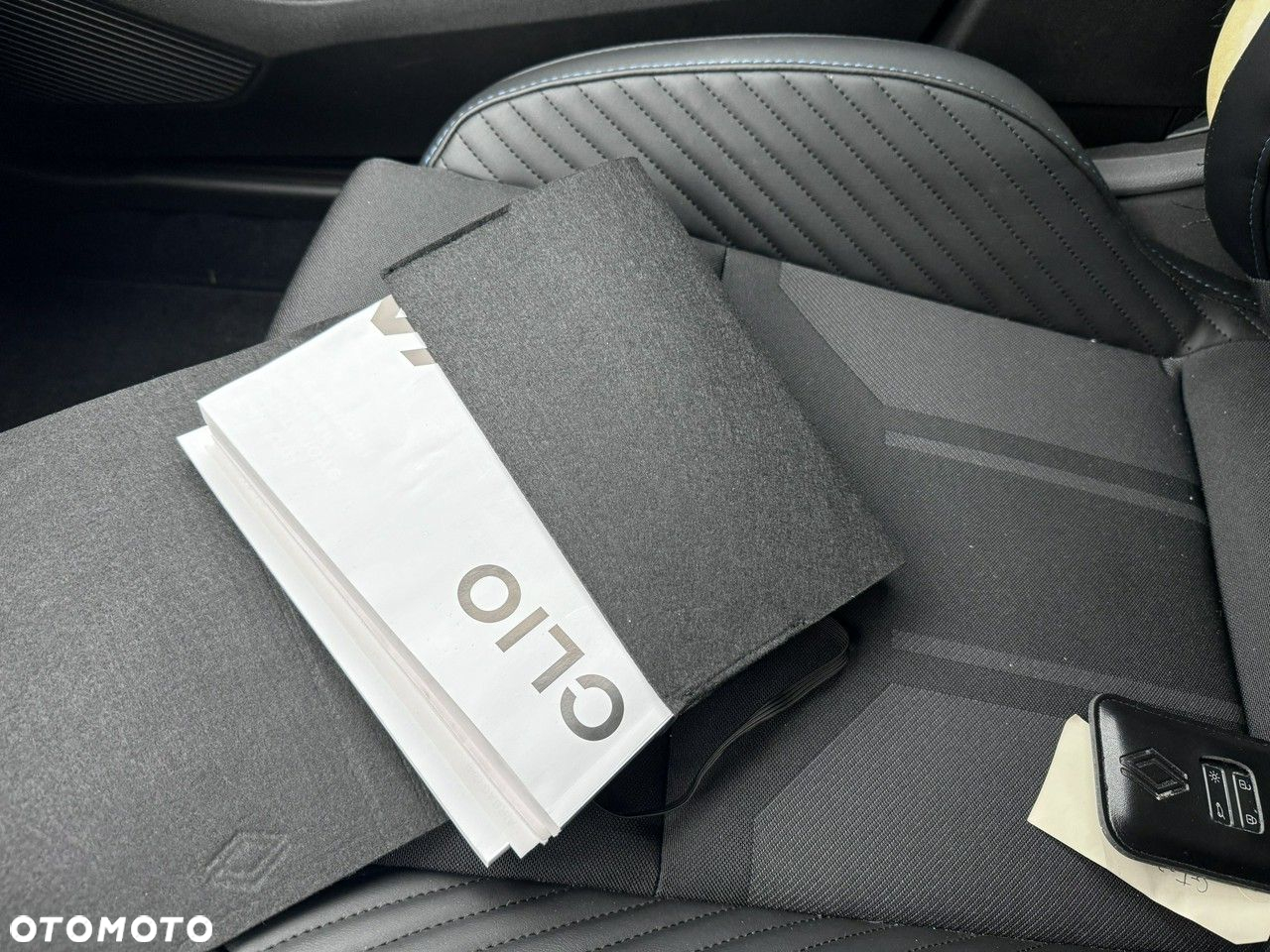 Renault Clio - 19