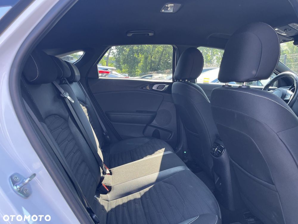 Kia ProCeed 1.5 T-GDI GT Line - 17