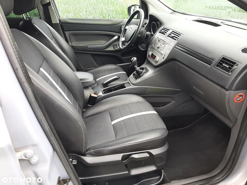 Ford Kuga 2.0 TDCi 4x4 Titanium - 6