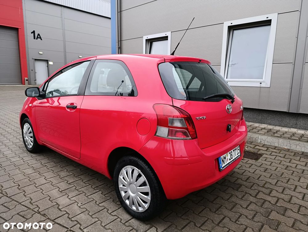 Toyota Yaris 1.0 VVT-i - 10