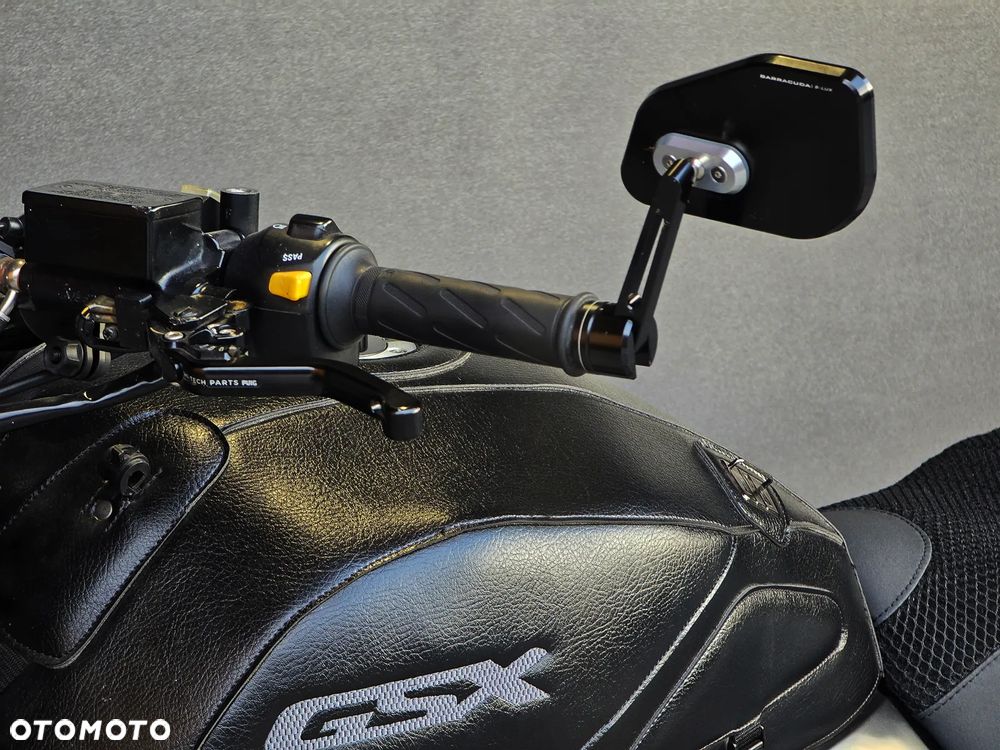 Suzuki GSX - 8