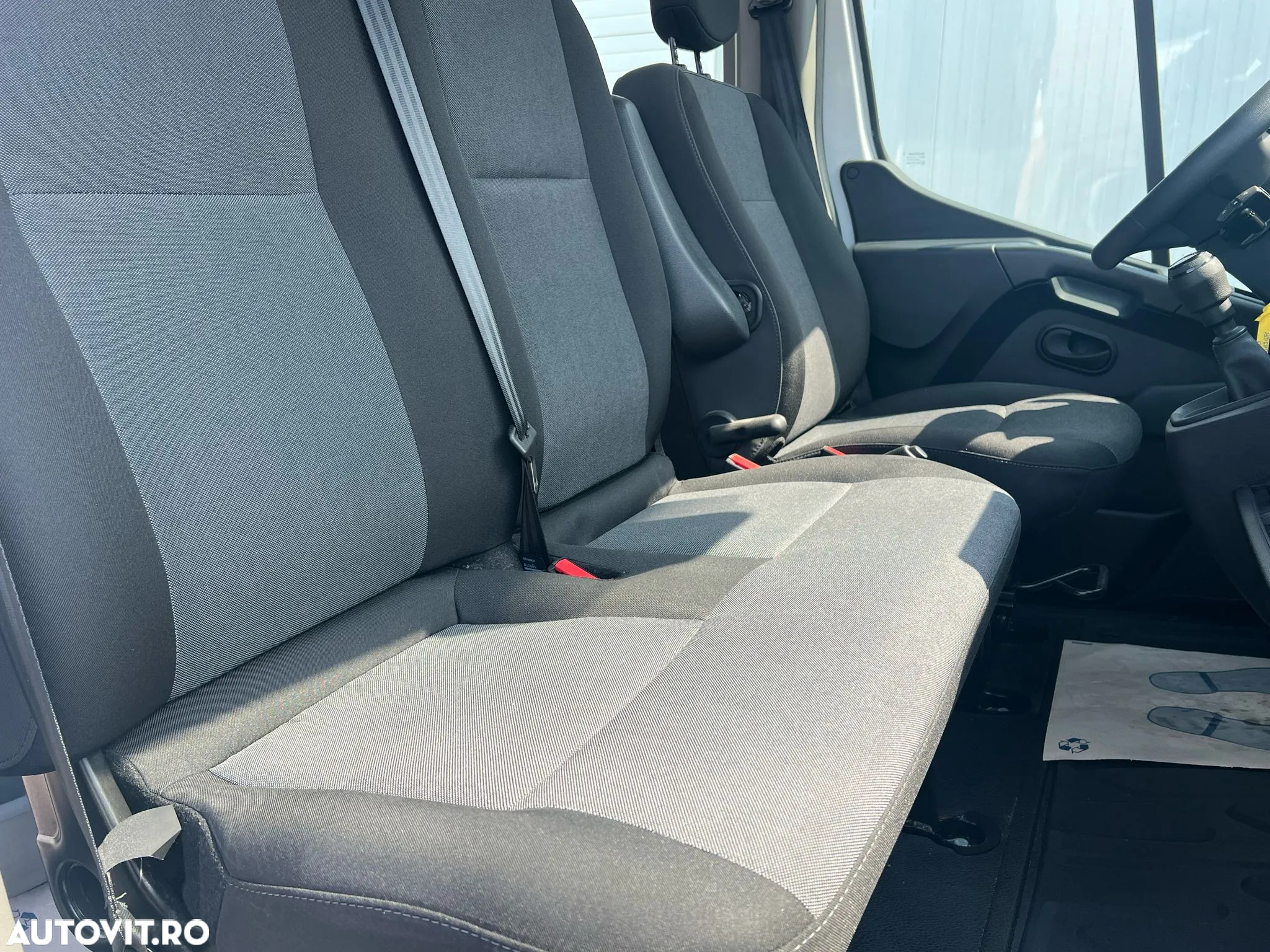 Renault Master 2.3 Blue dCi 135 TT Furgon CD 3,5t L3H2 9 m3 - 14