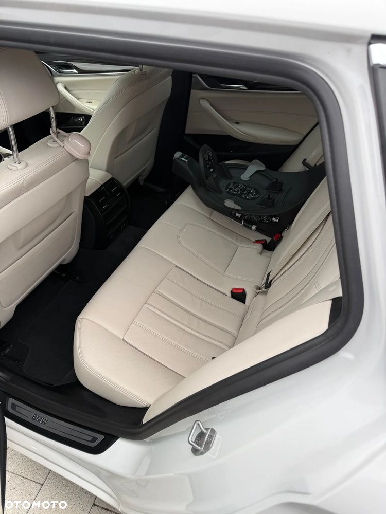 BMW Seria 5 520d Luxury Line - 9