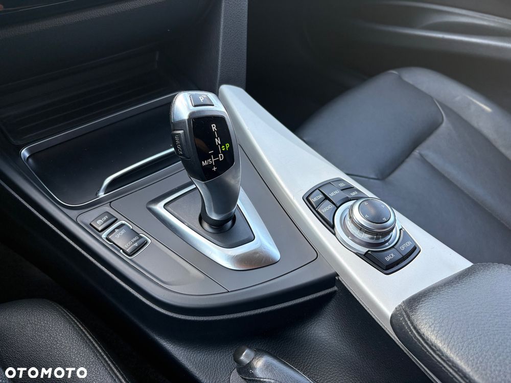 BMW Seria 3 316d - 15