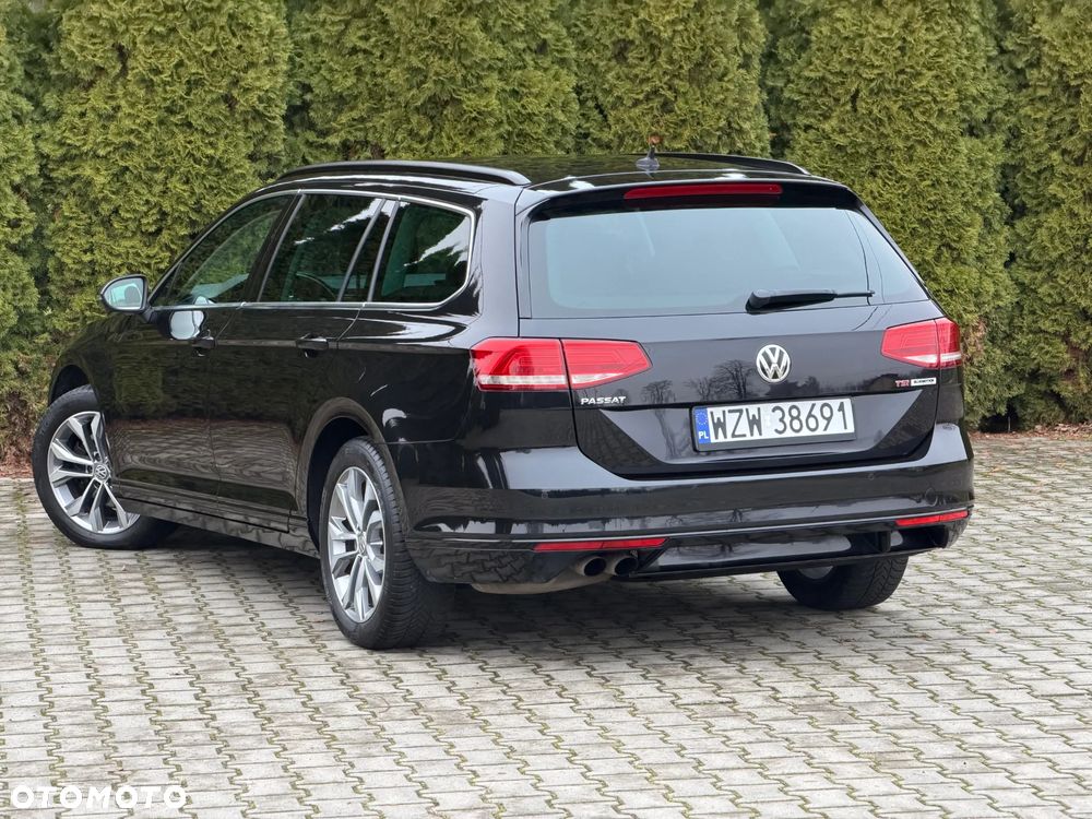 Volkswagen Passat - 12