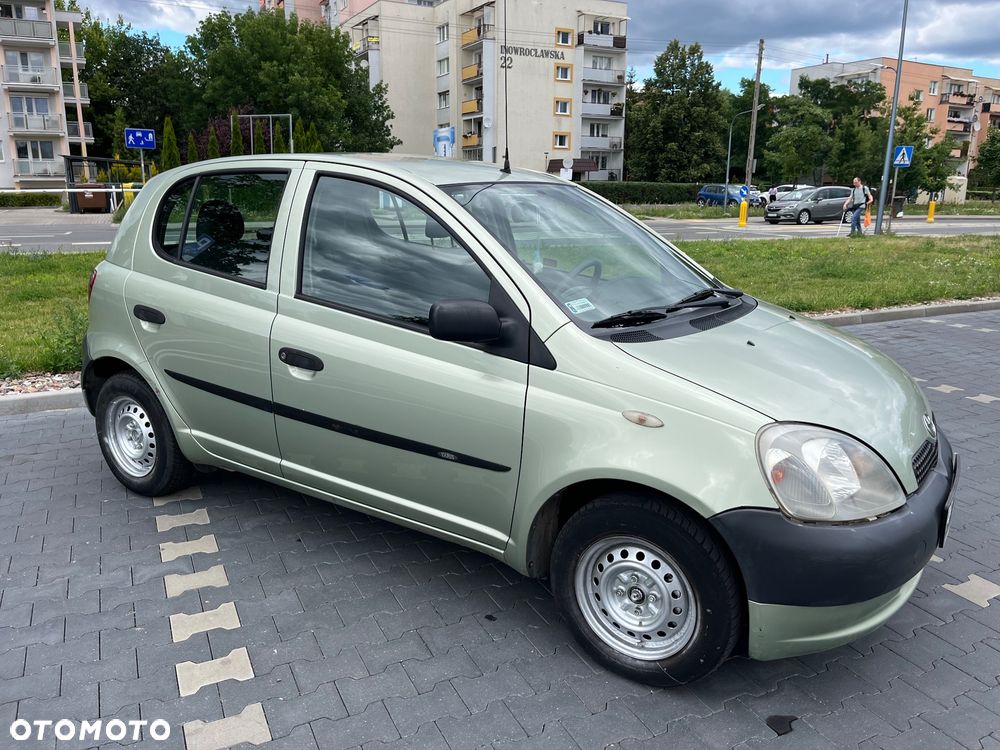Toyota Yaris - 4