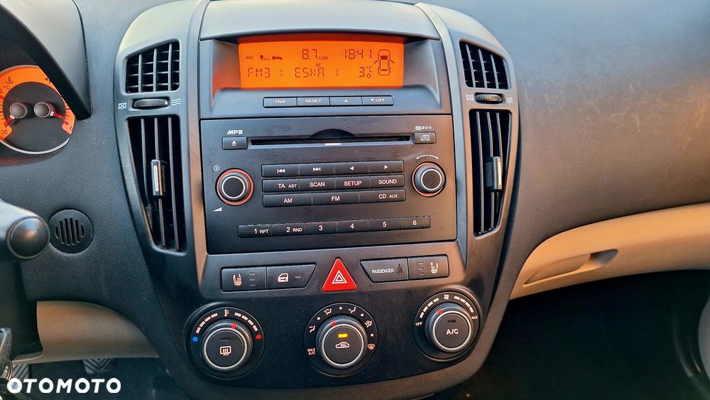 Kia Ceed 1.4 CVVT LX Basis - 19