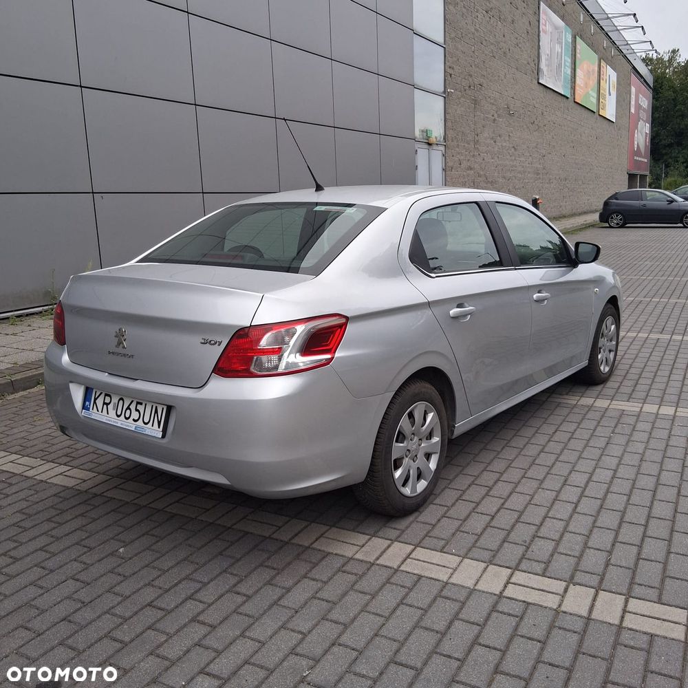 Peugeot 301 1.6 VTi Allure - 5