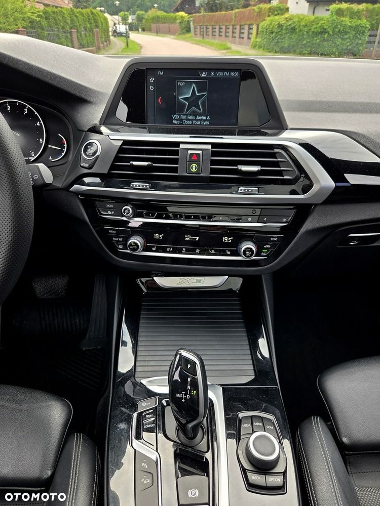 BMW X3 xDrive20d xLine - 24