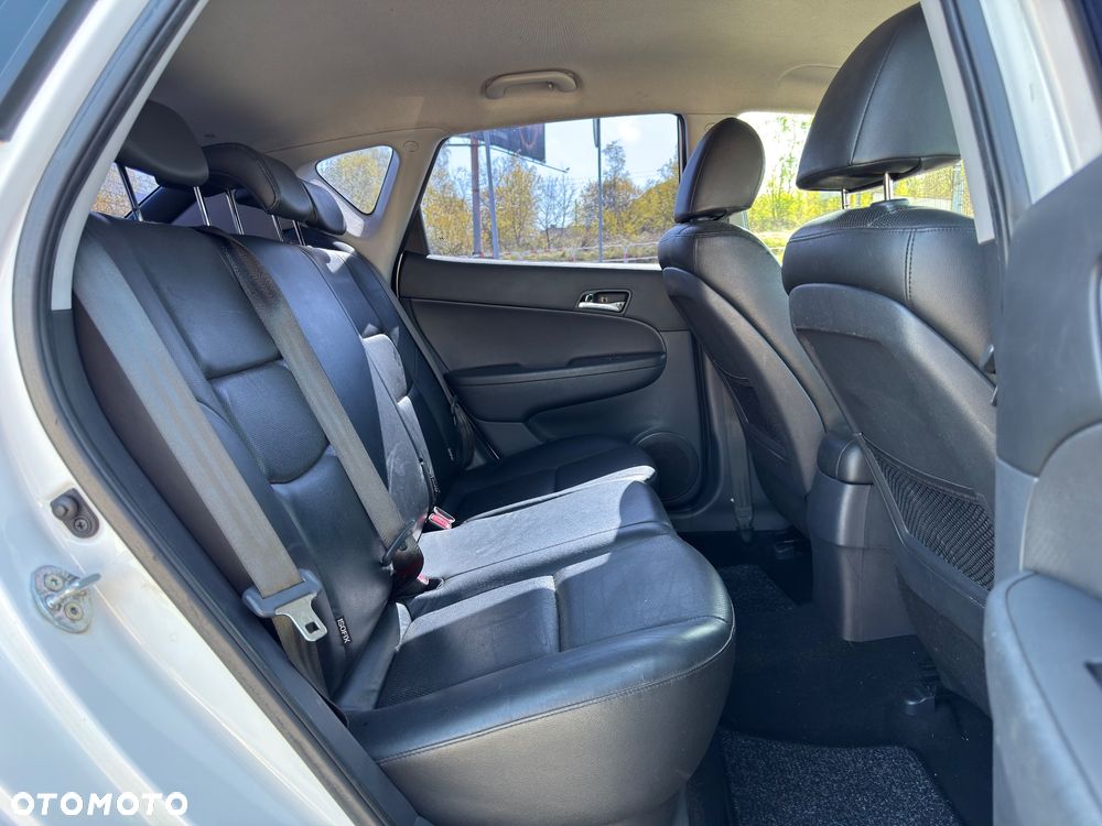 Hyundai i30 1.6 Classic + - 25