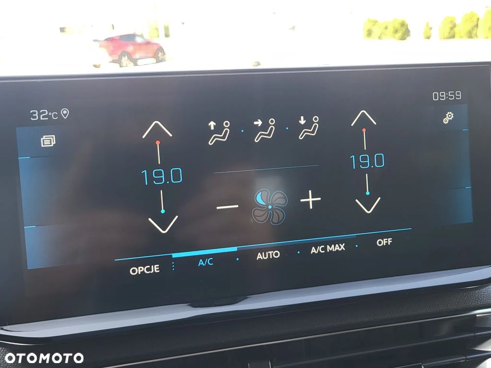 Peugeot 3008 1.5 BlueHDi Allure S&S - 18