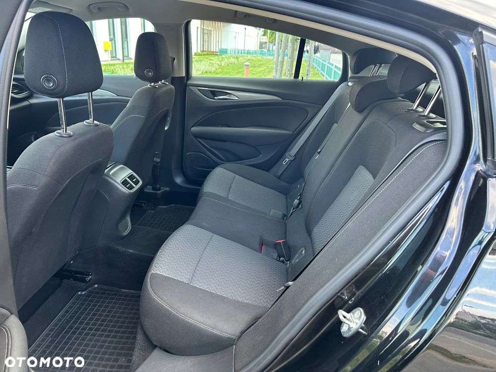 Opel Insignia 1.5 T Enjoy S&S - 18