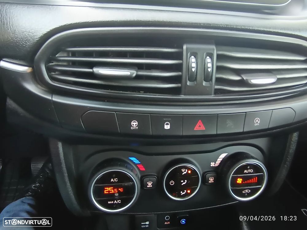 Fiat Tipo 1.3 M-Jet Lounge Tech J17 - 11