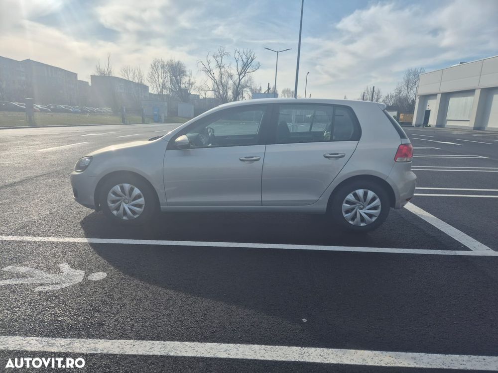 Volkswagen Golf 1.6 TDI DPF BlueMotion - 12