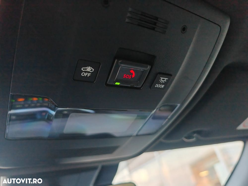 Lexus UX 250h FWD Executive - 26