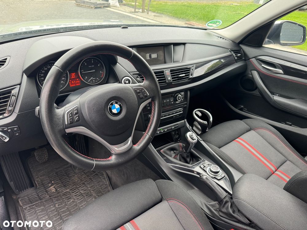 BMW X1 sDrive18d Sport Line - 17