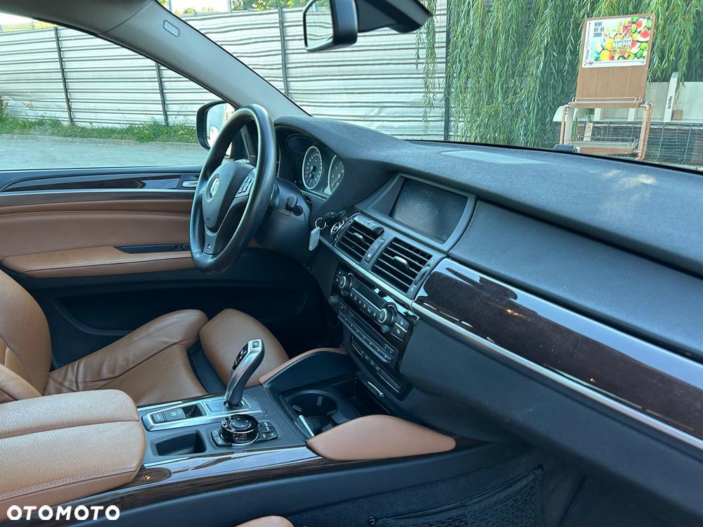 BMW X6 - 30