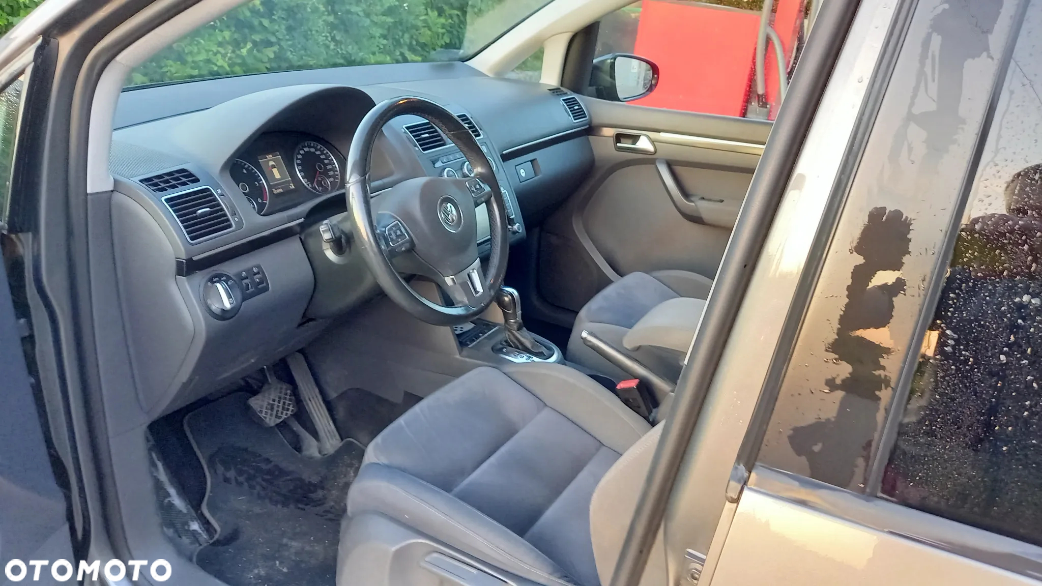 Volkswagen Touran 2.0 TDI DPF BlueMotion Technology DSG Highline - 5