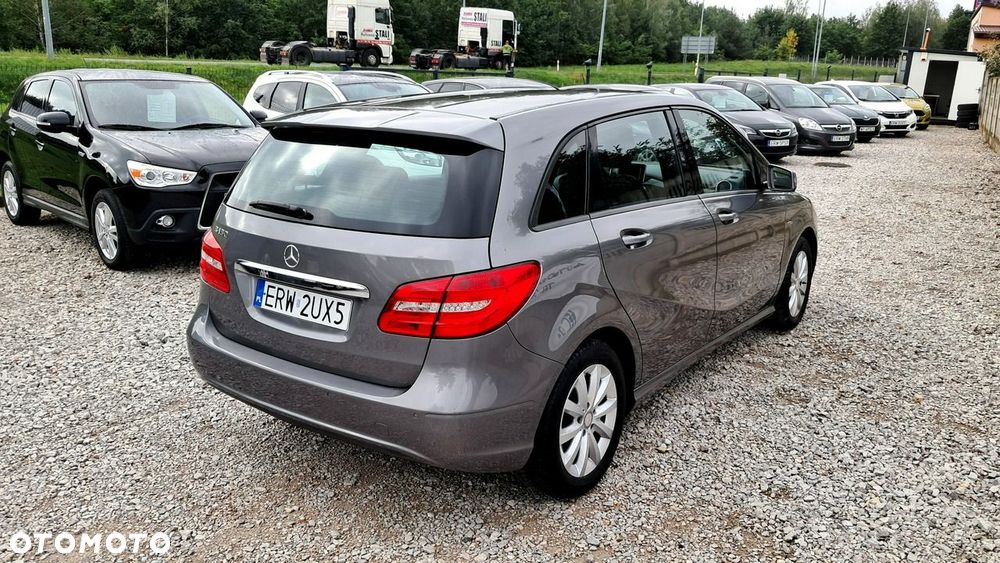 Mercedes-Benz Klasa B 180 BlueEFFICIENCY Edition - 18