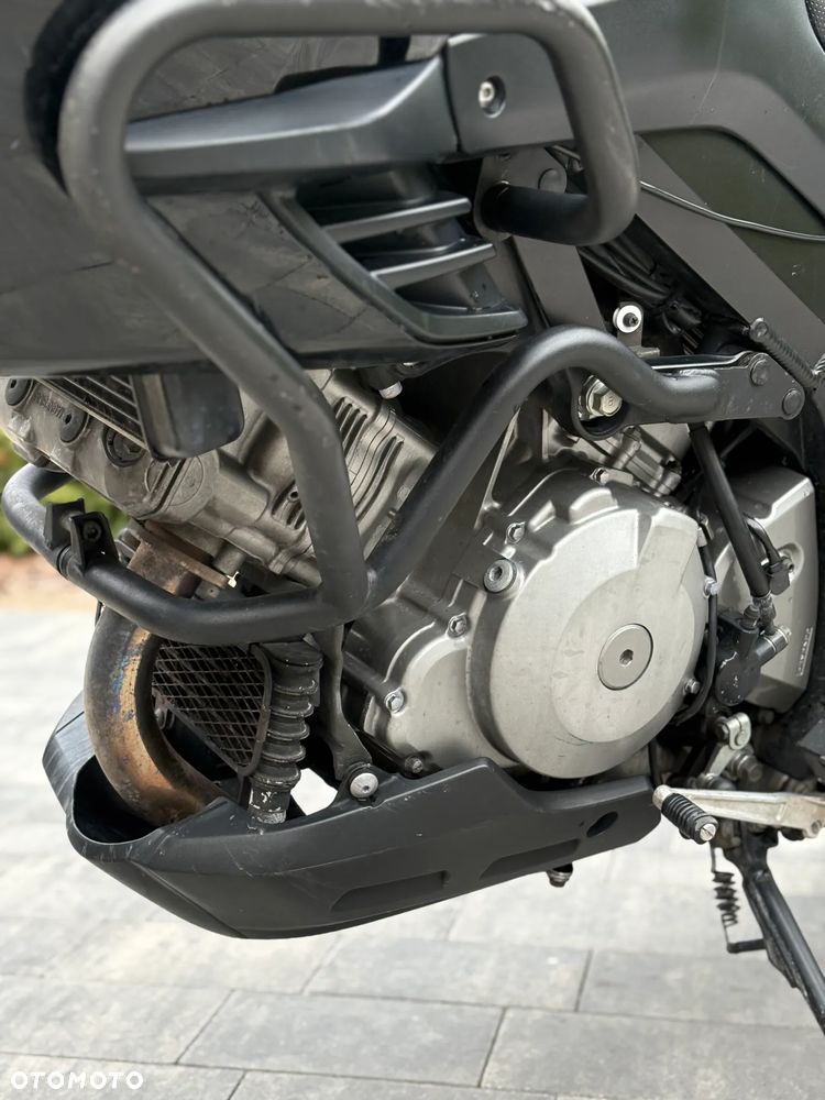 Suzuki V-STROM - 10