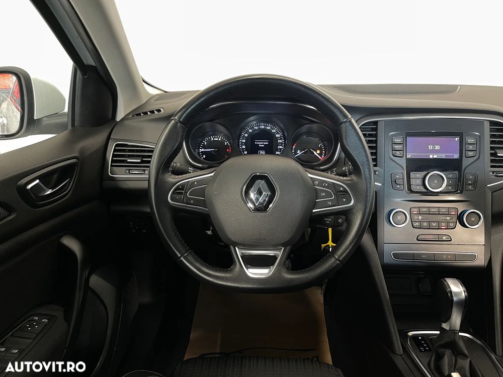 Renault Megane TCe EDC Zen - 6