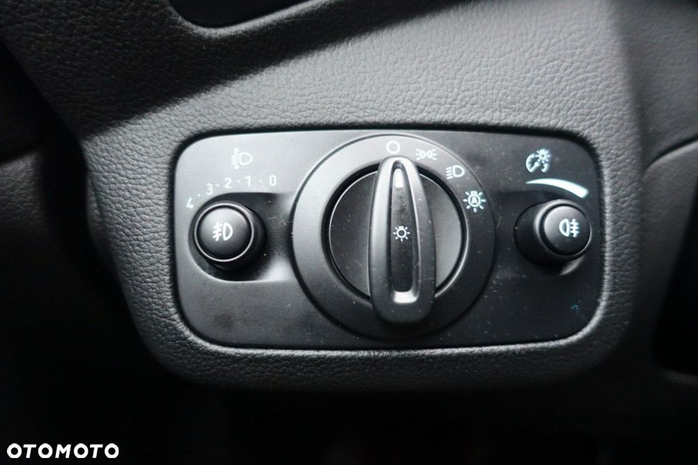 Ford Grand C-MAX - 32