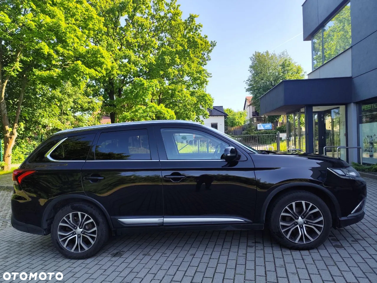 Mitsubishi Outlander 2.2 DID Intense + 4WD - 2
