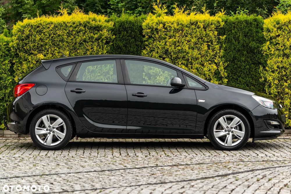 Opel Astra IV GTC 1.4 Active - 19