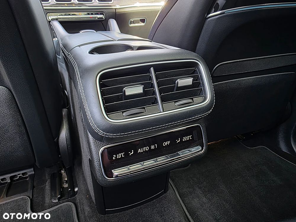 Mercedes-Benz GLS - 32