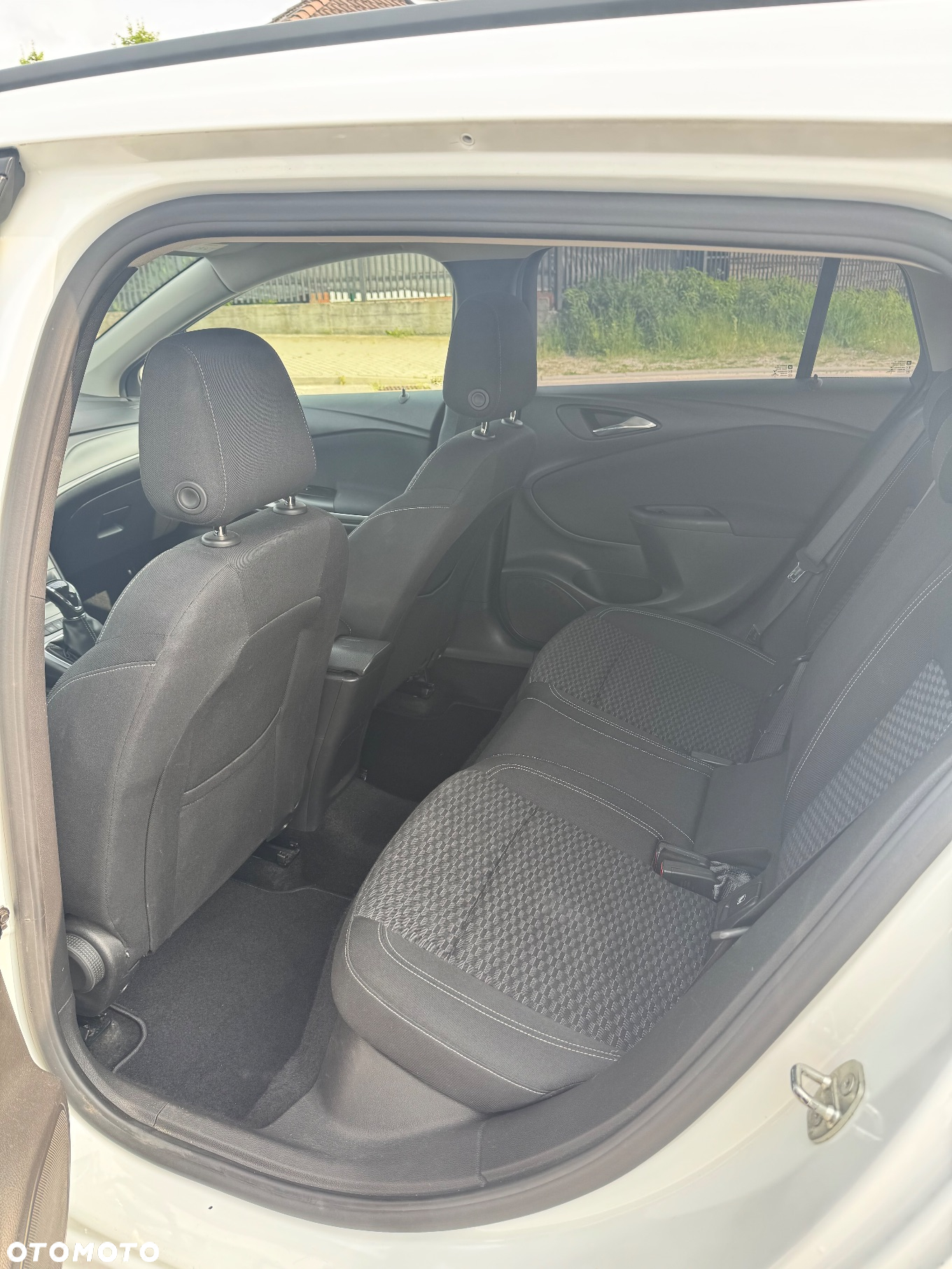 Opel Astra V 1.6 CDTI Dynamic - 8
