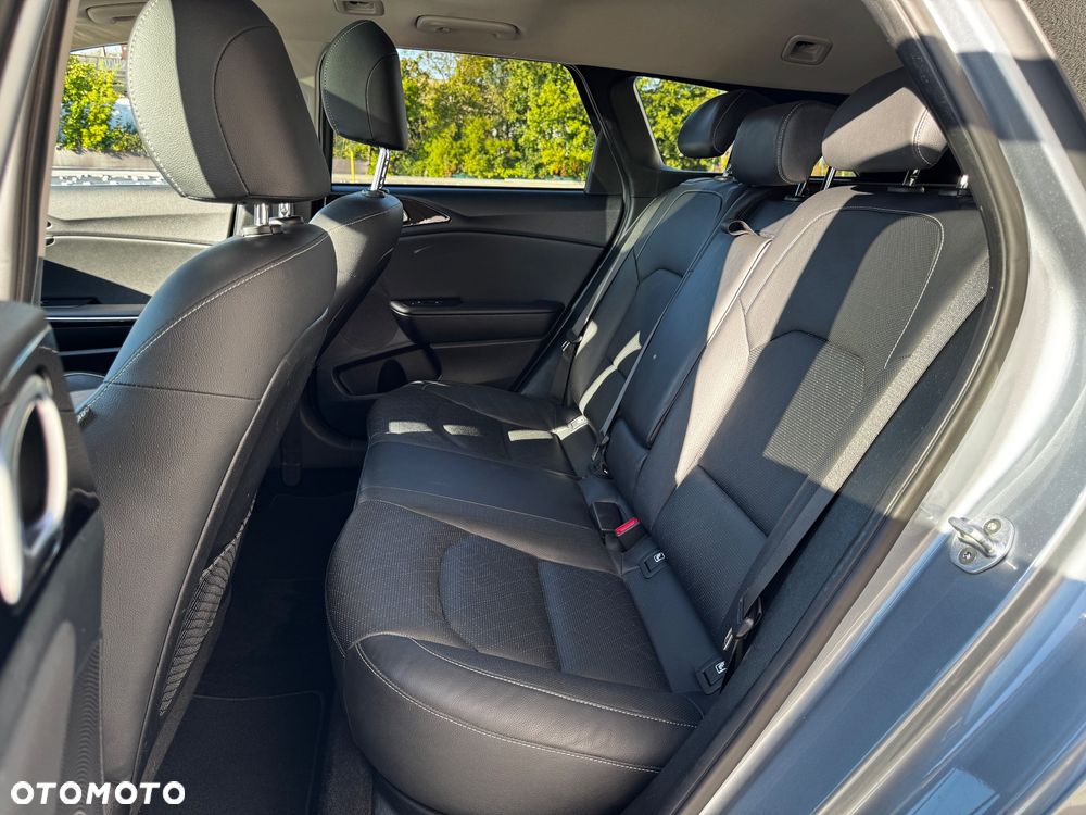 Kia Ceed 1.4 T-GDI GT-Line DCT - 32