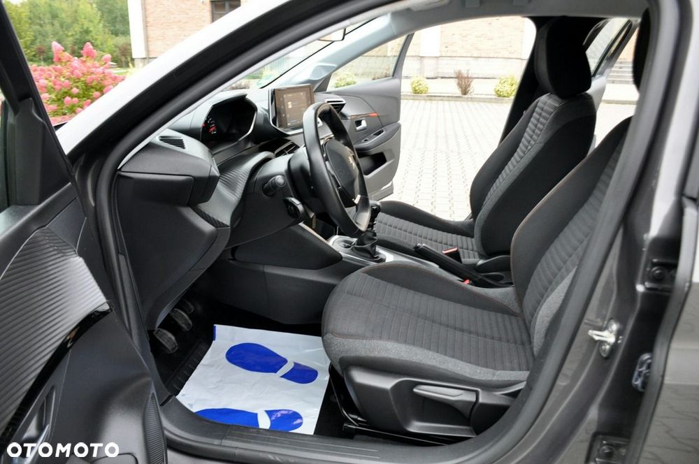 Peugeot 208 - 21