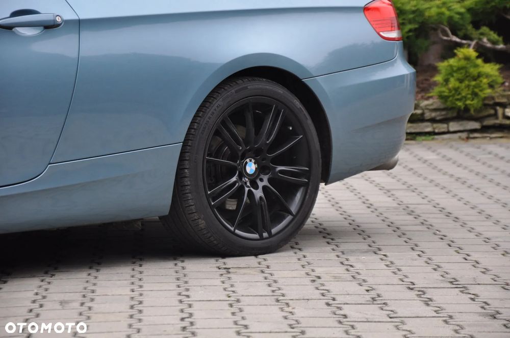 BMW Seria 3 325i xDrive - 27