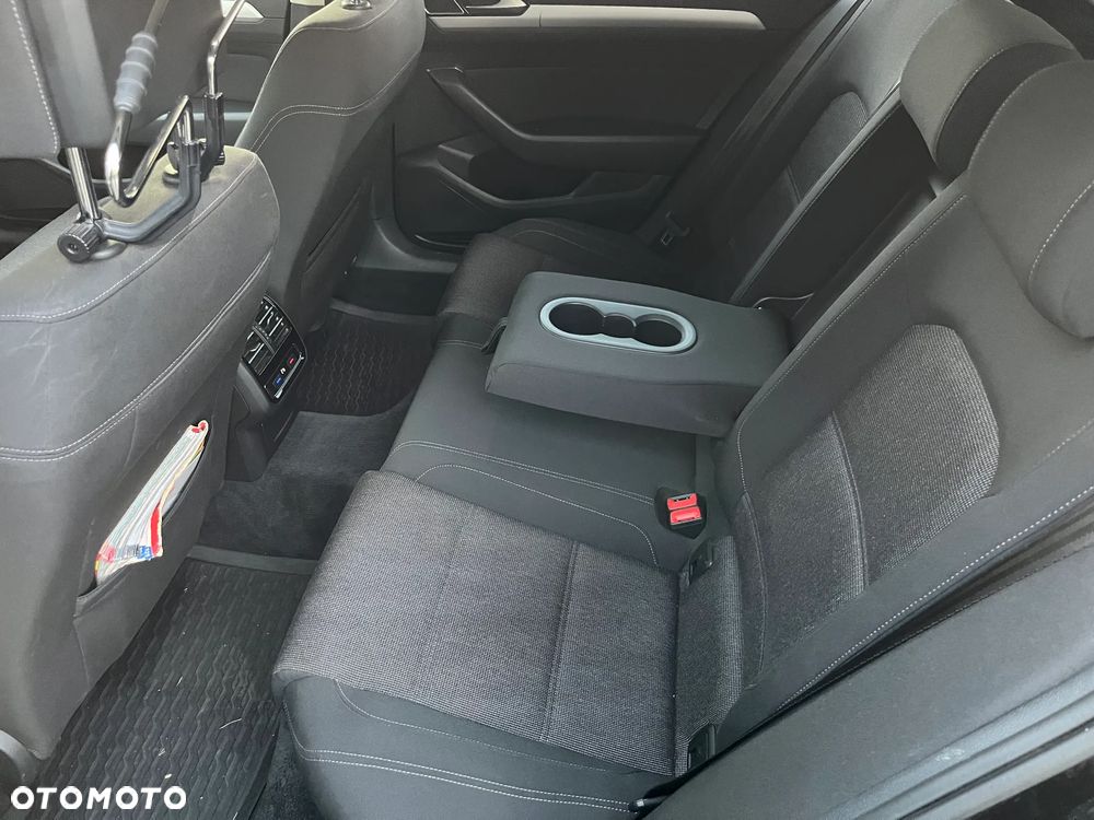 Volkswagen Passat Variant 2.0 TDI SCR DSG Comfortline - 12