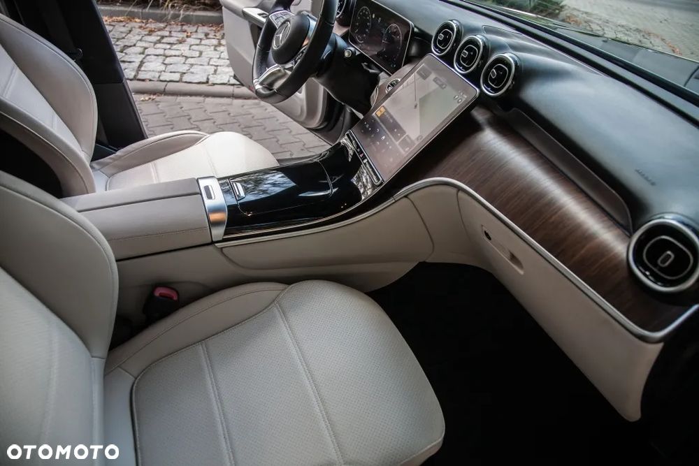Mercedes-Benz GLC - 14