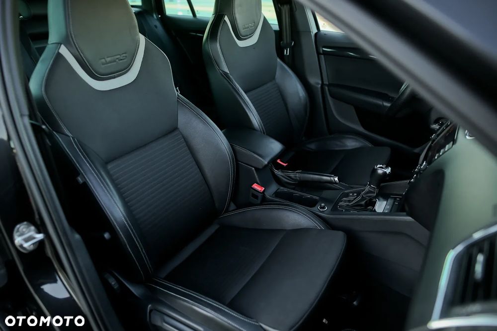 Skoda Octavia 2.0 TDI DSG RS - 27