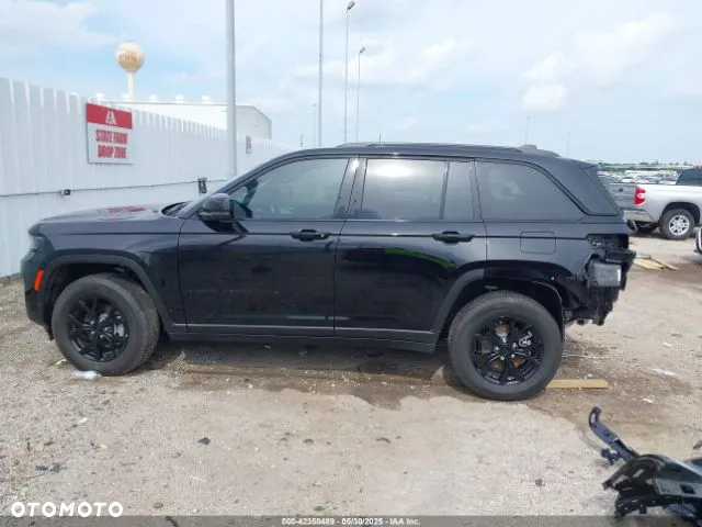 Jeep Grand Cherokee - 11