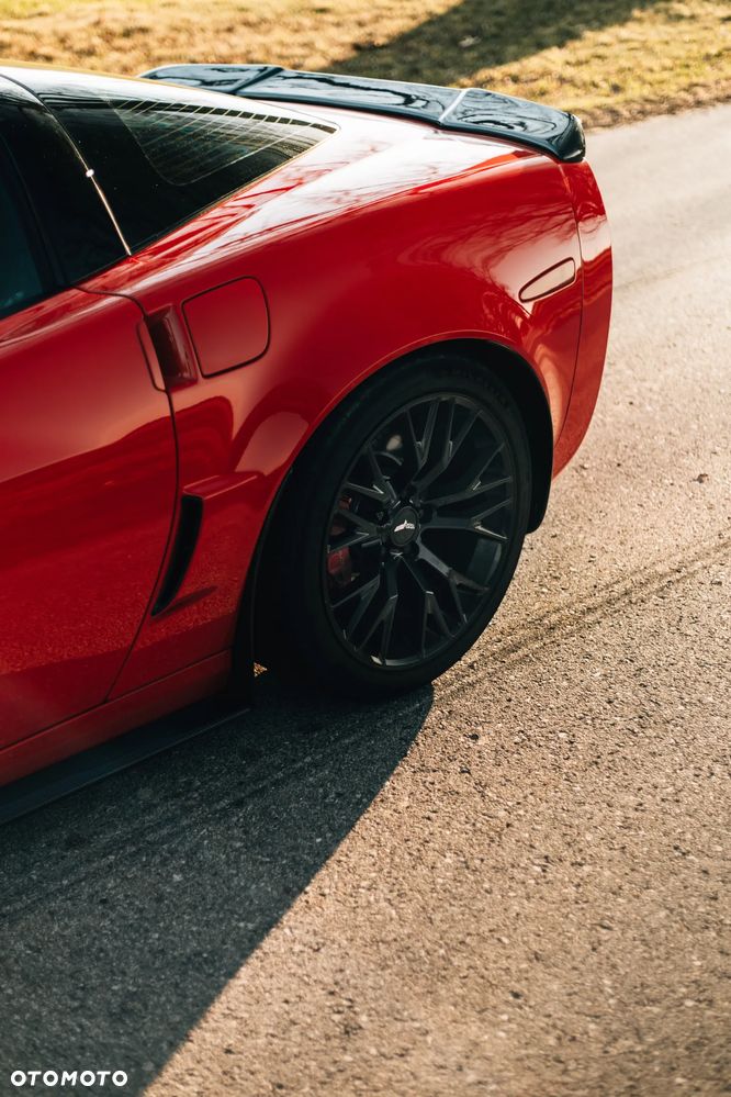 Chevrolet Corvette - 8