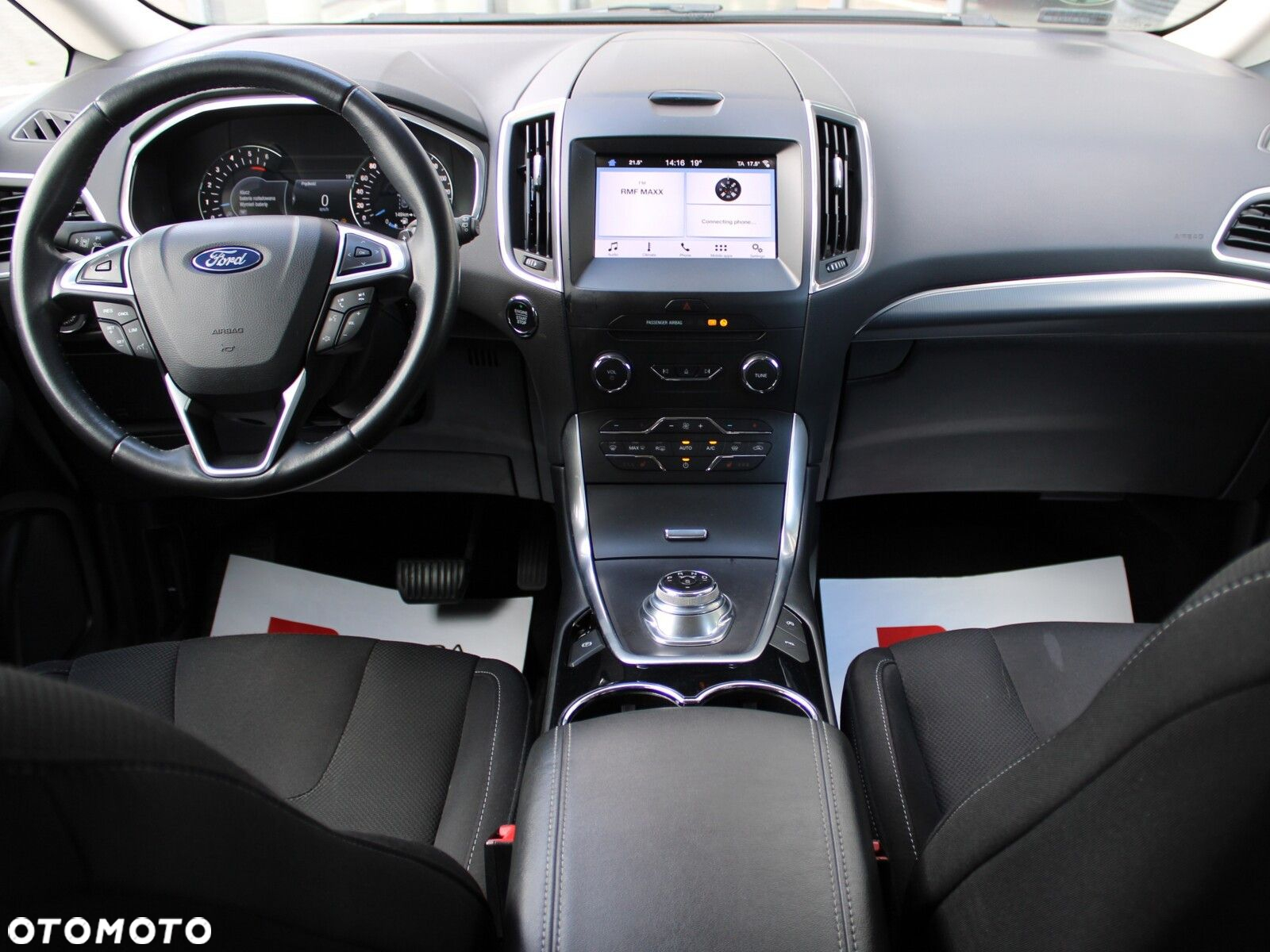Ford S-Max - 17