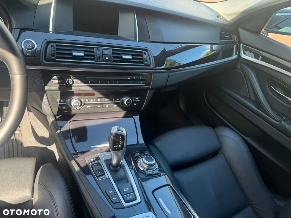 BMW Seria 5 520d xDrive Touring Sport Line - 10