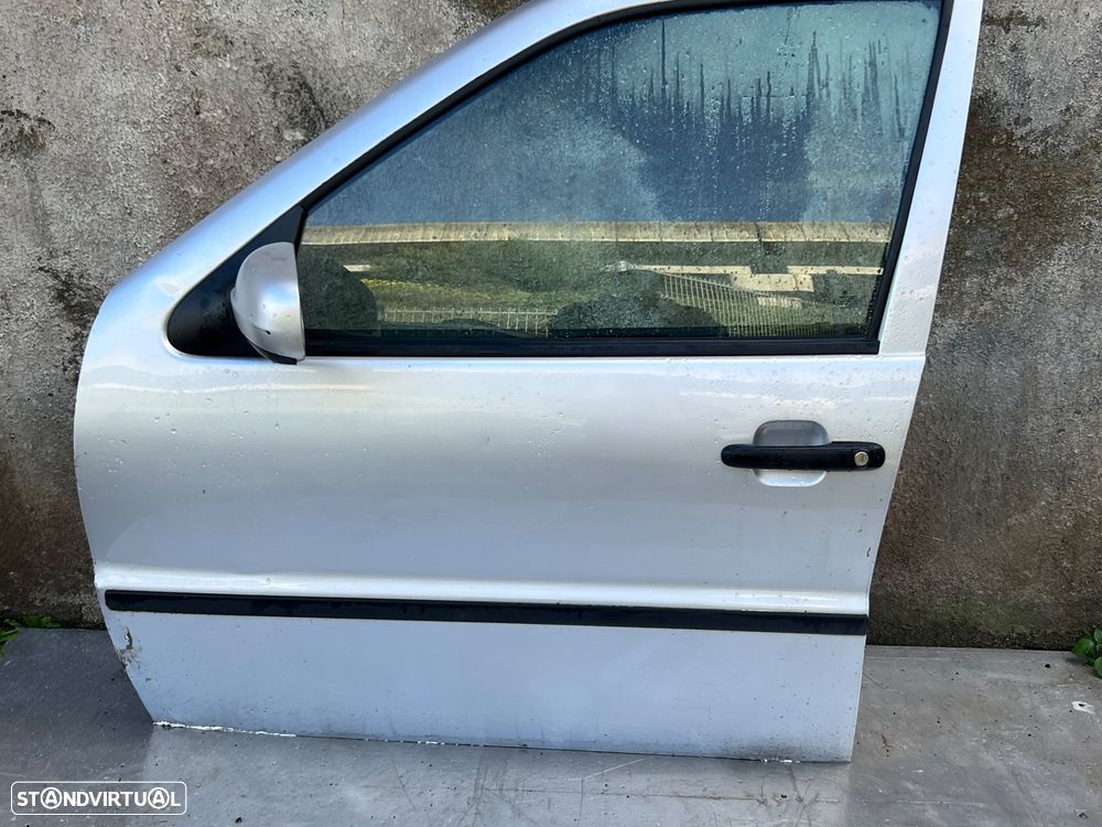 Porta Frente esquerda Vw Polo 2001 - 1